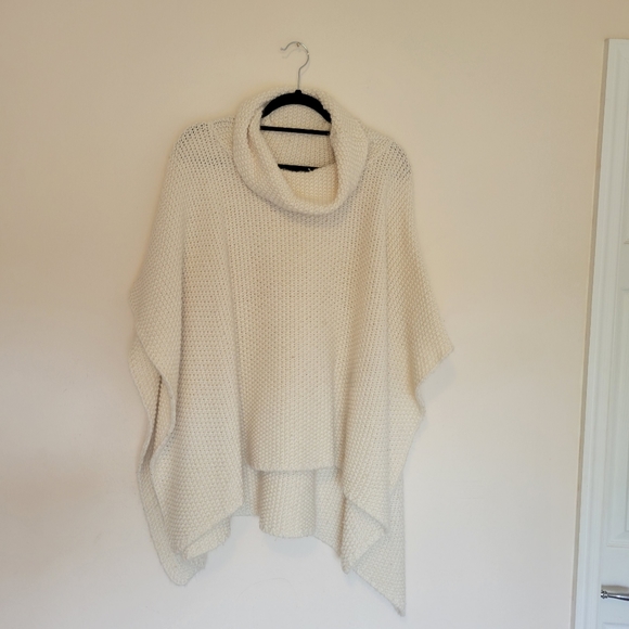 Cocogio Italy White Cream Wool Blend Poncho - Picture 2 of 3